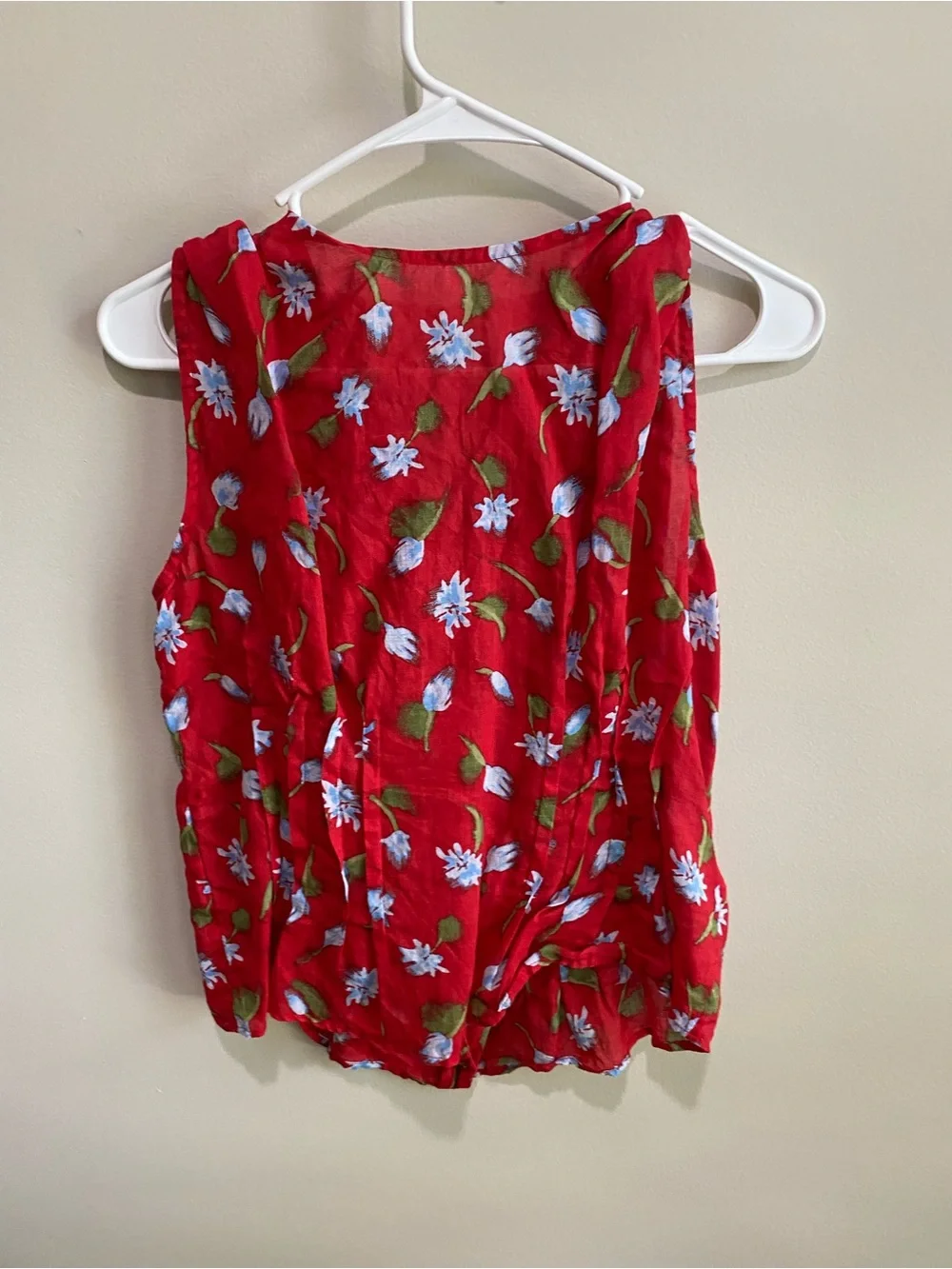 Pintuck shell top in brushed daisy-print ramie